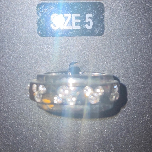 Brand New Disney World Resorts Mickey Mouse Icon Spinner Band Ring - Picture 2 of 6